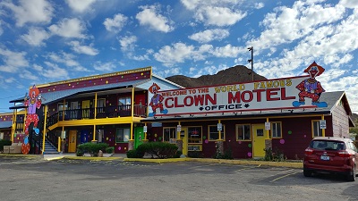 exterior of tonopah's clown motel