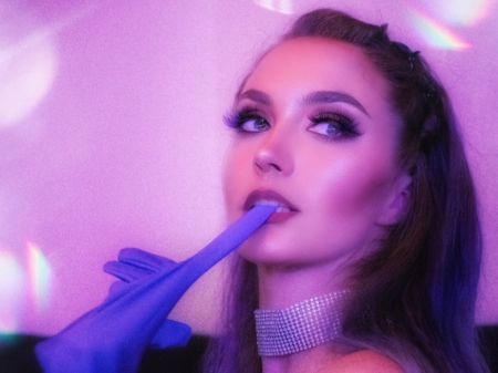 Champagne & Chocolate, Bows & Babes Burlesque Show